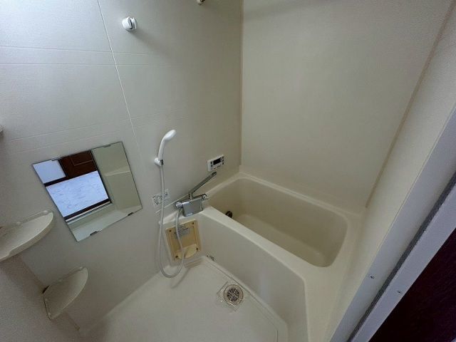 バス・シャワールーム　別部屋の写真です