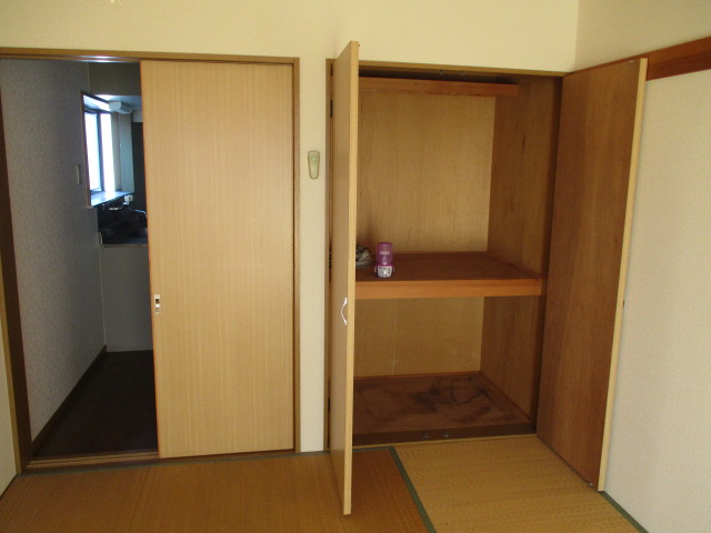 浜松市中央区 2階建 築30年の内装写真