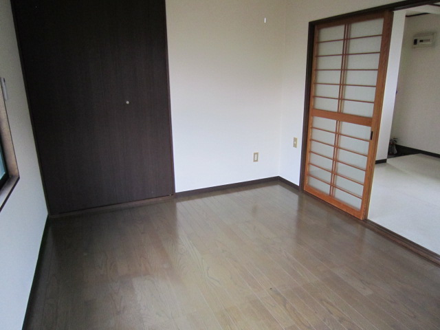 居室・リビング　６帖のフローリングです♪