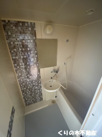 バス・シャワールーム　コンパクトで使いやすいお風呂です