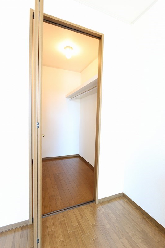 収納　ウォークインクローゼット