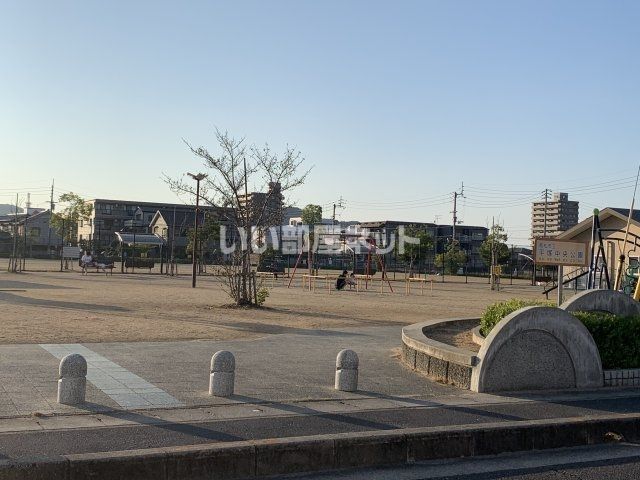 公園　平塚中央公園（公園）まで802m