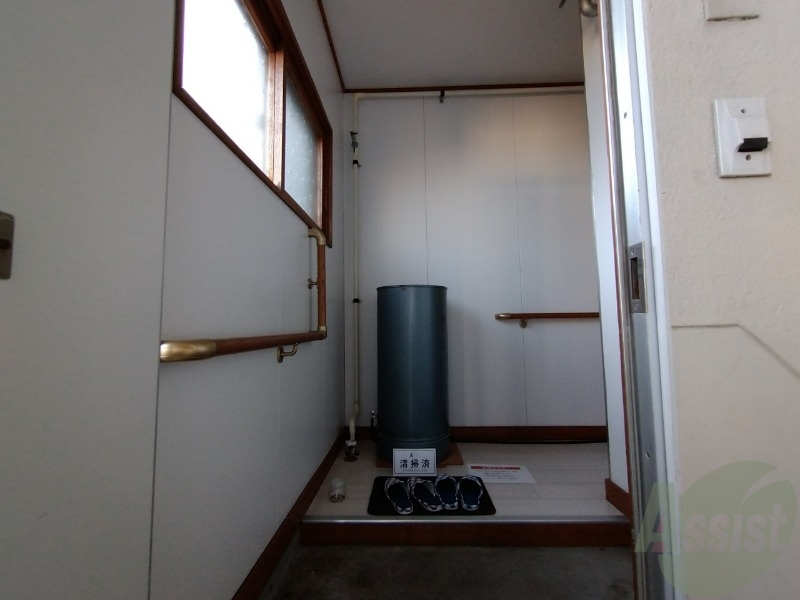 玄関　玄関の様子です。明るい印象ですね。気分もあがりそう。