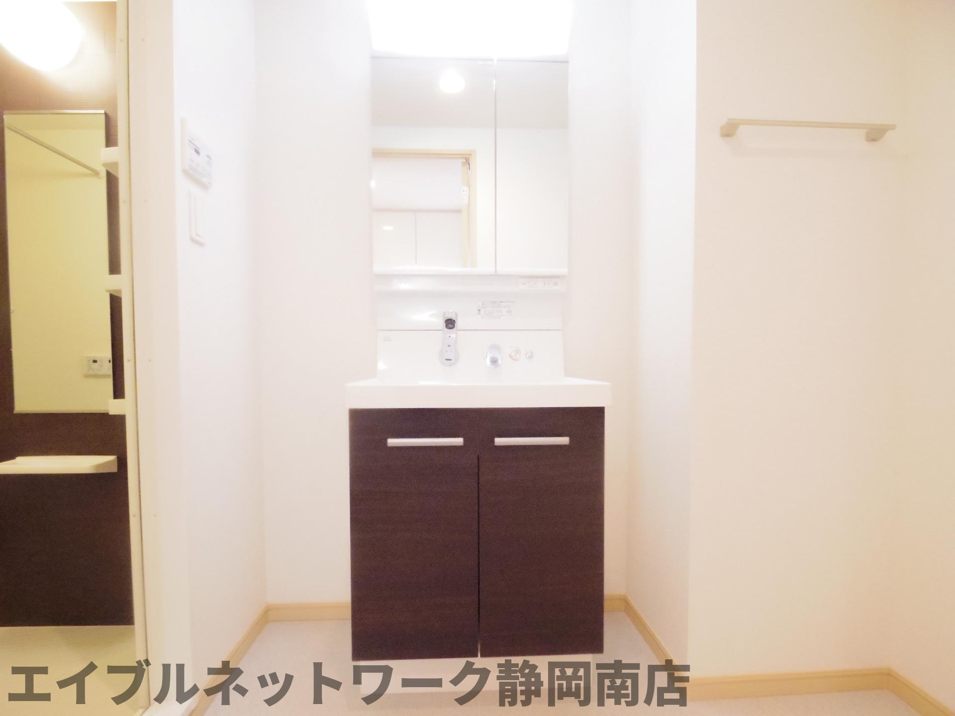 洗面設備　忙しい朝には欠かせない洗面所です