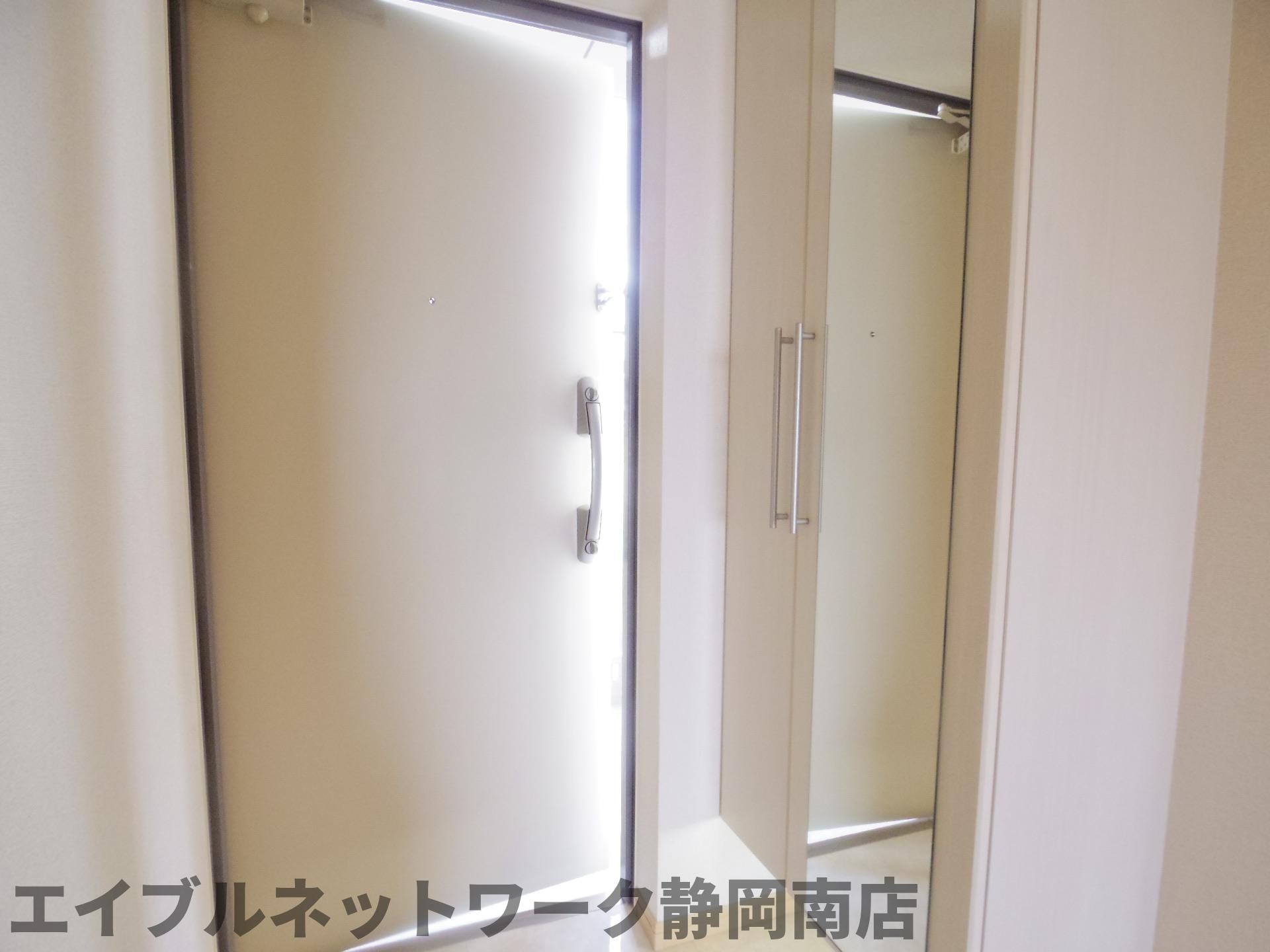 玄関　シンプルで使いやすい玄関です