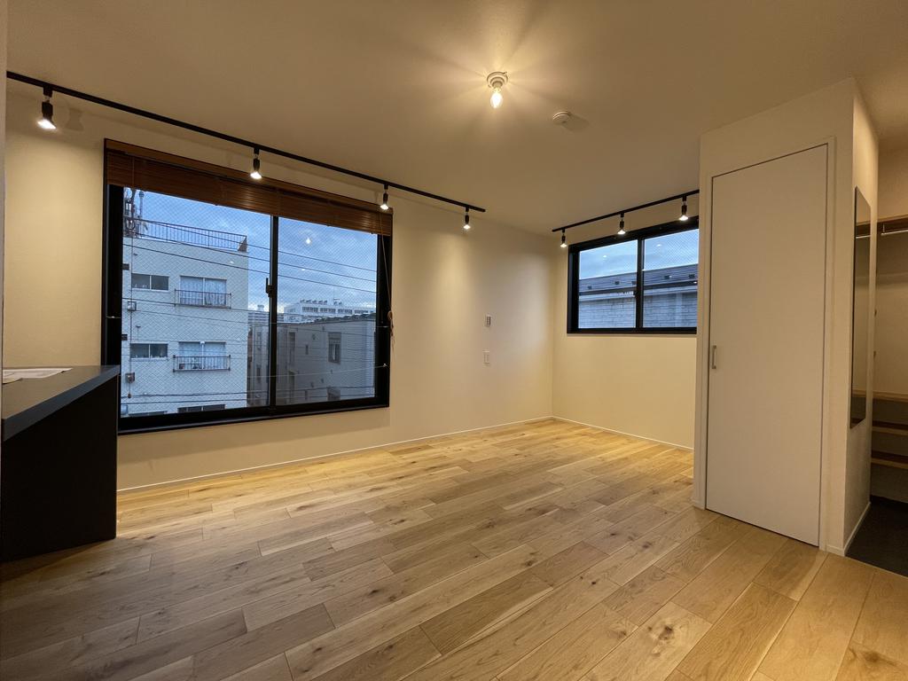 居室・リビング　2面採光で明るいお部屋