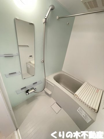 バス・シャワールーム　落ち着いた空間のお風呂です