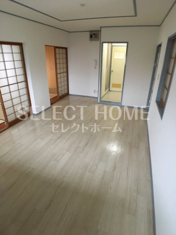 その他部屋・スペース　開放的な寝室です 同型タイプ