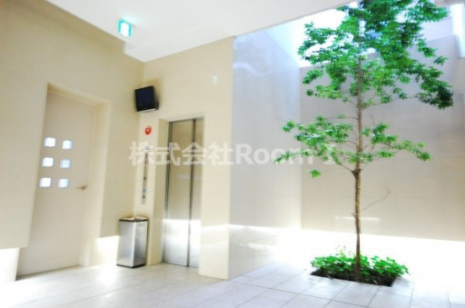 エントランス　建物の内部です