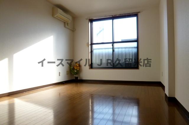 西鉄天神大牟田線 聖マリア病院前駅 徒歩2分 3階建 築24年の居間写真