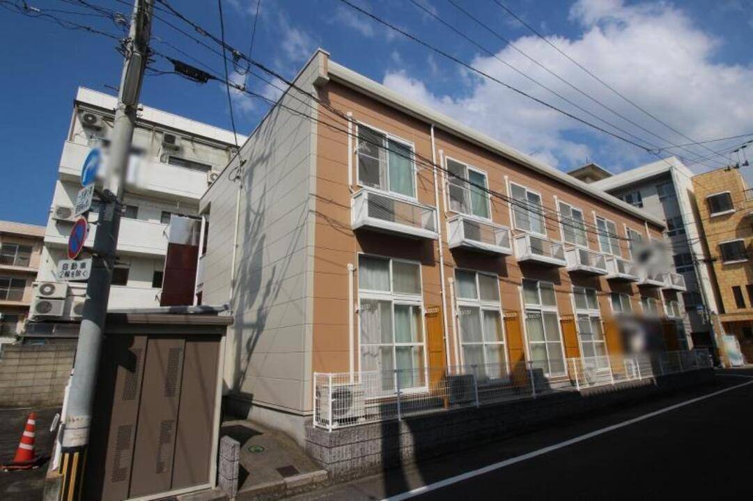 松山市木屋町のアパートの建物外観