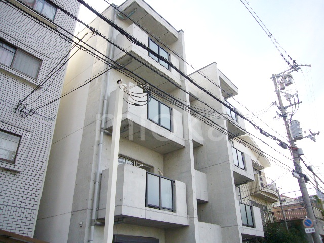 大阪市住吉区南住吉のマンションの建物外観