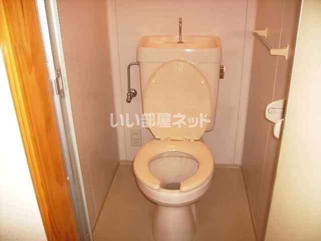 【出雲市斐川町上直江のアパートのトイレ】