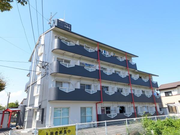 サニーパレス北横田の建物外観