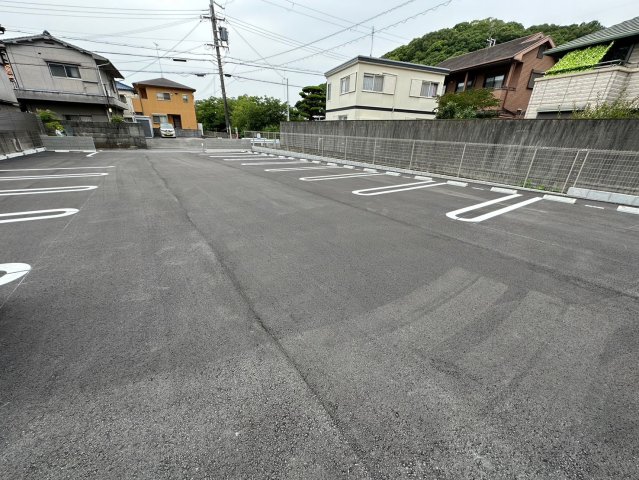 【D-PLACE城西の駐車場】