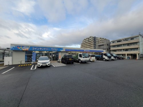 コンビニ　ローソン 尼崎西長洲町二丁目店（コンビニ）まで321m