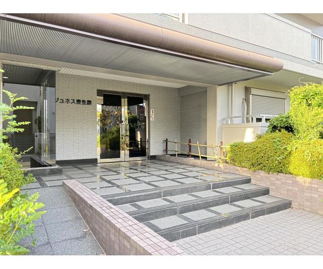 【ジュネス東生駒のエントランス】