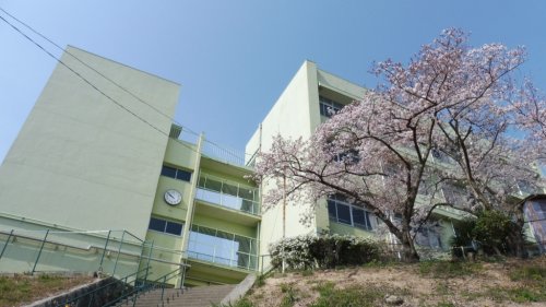 【神戸市長田区檜川町のアパートの中学校】