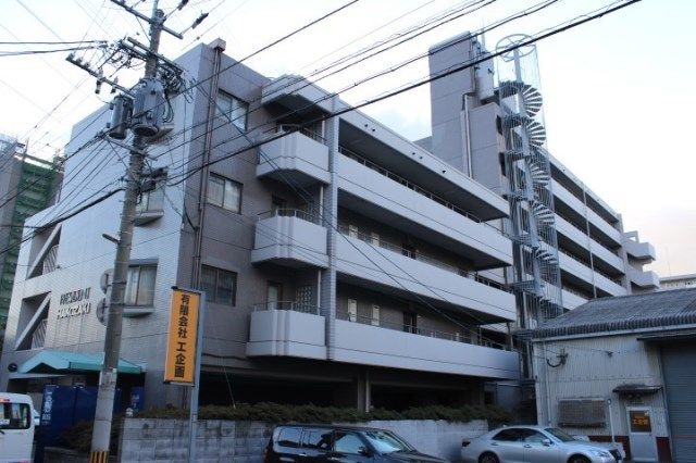 福岡市東区原田のマンションの建物外観