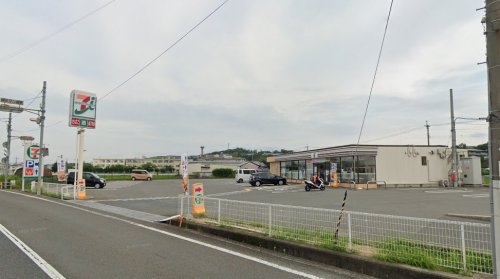 【奈良市山陵町のアパートのコンビニ】