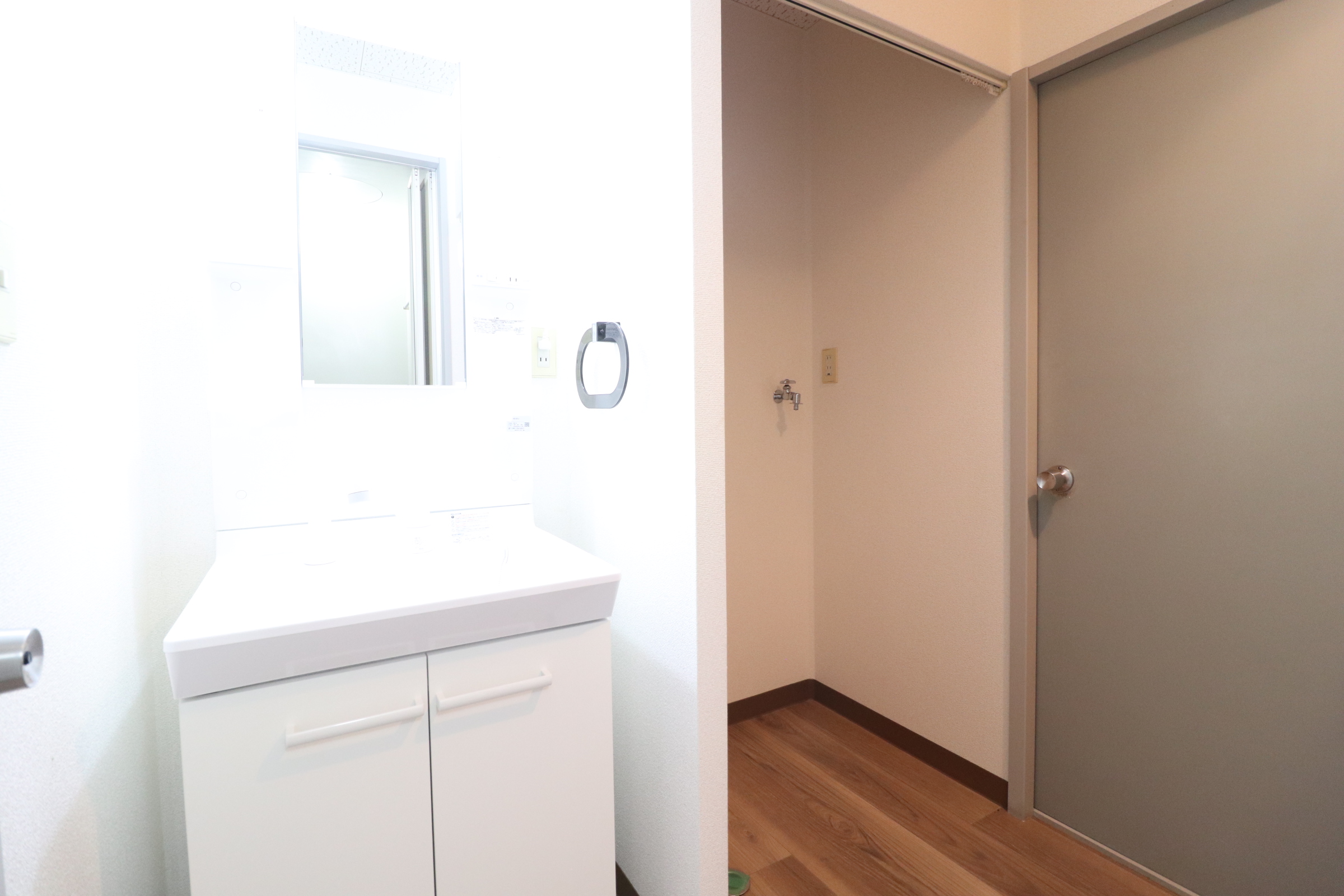 洗面設備　独立洗面台です♪