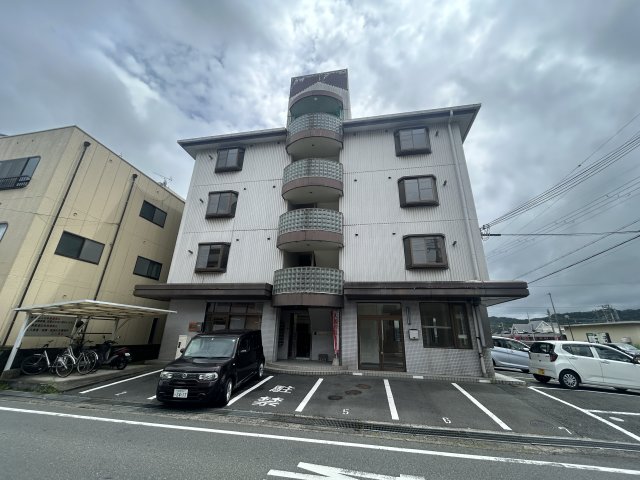 姫路市香寺町中屋のマンションの建物外観