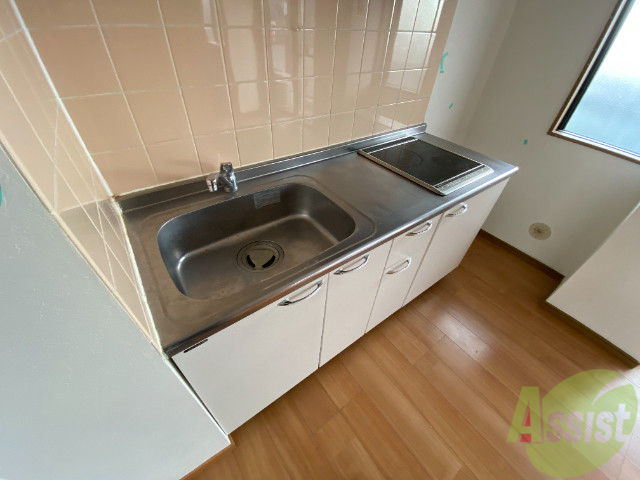 キッチン　憧れのシステムキッチン。オール電化でガス代も気になりません。