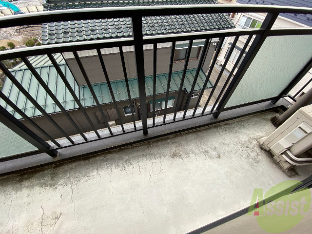 バルコニー　大きなベランダで、家族の洗濯物もあっという間。