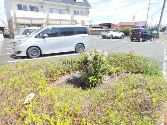 【古河市中田のアパートの駐車場】