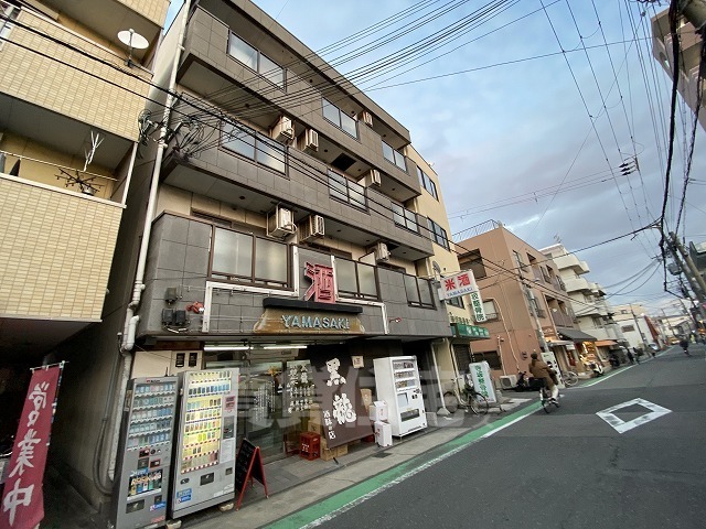 西宮市今津山中町のマンションの建物外観