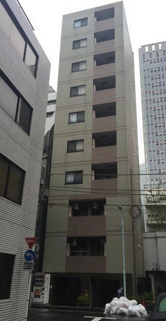 中央区八丁堀のマンションの建物外観