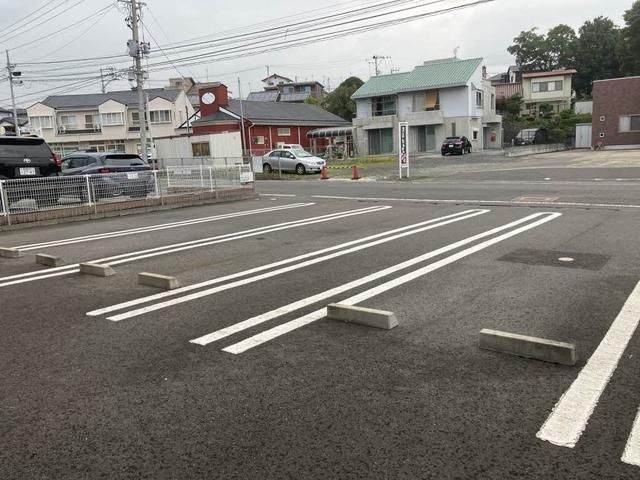 【郡山市西ノ内のアパートの駐車場】