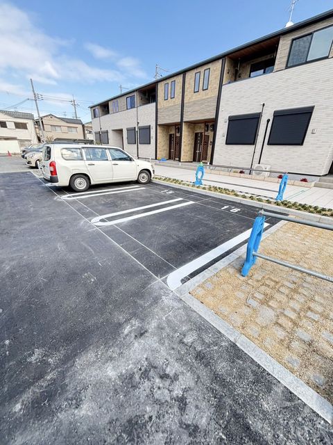 【堺市東区草尾のアパートの駐車場】