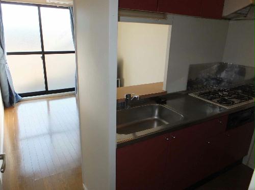 キッチン　ワイドタイプの対面式キッチンです