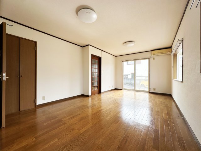 居室・リビング　ゆったりとした居間です