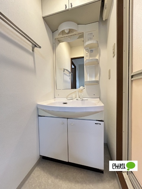 洗面設備　同タイプ