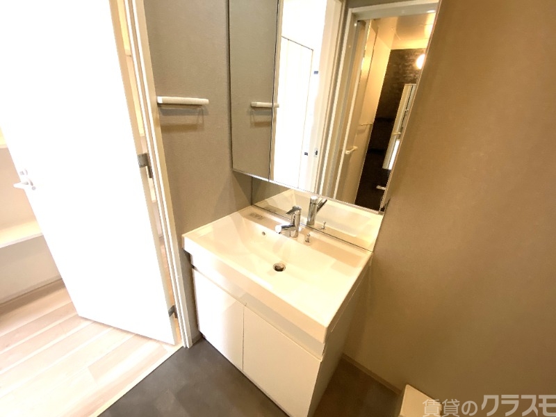 洗面設備　独立洗面台で朝の身だしなみもバッチリ♪