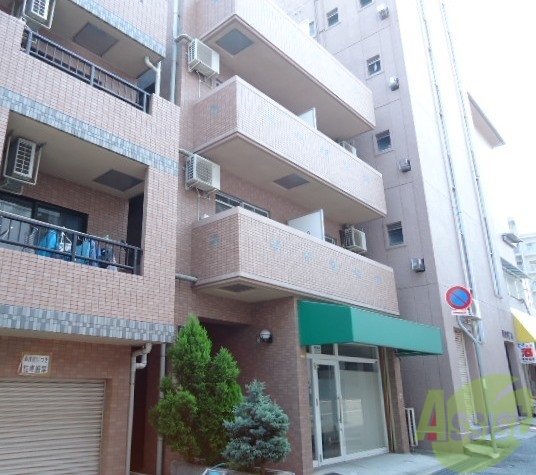 建物外観　きれいな外観、スッキリとしたエントランス