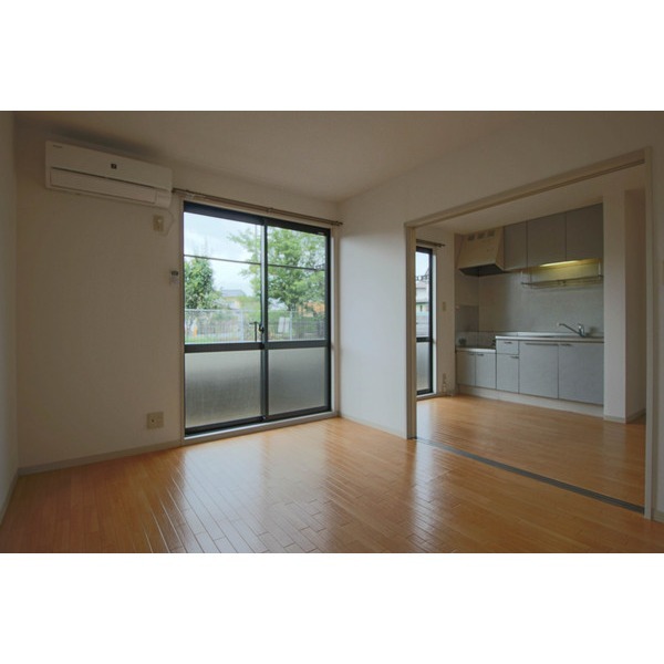 居室・リビング　同じ敷地内別のお部屋