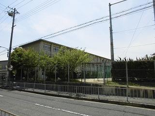 中学校　岸和田市立野村中学校（中学校）まで700m