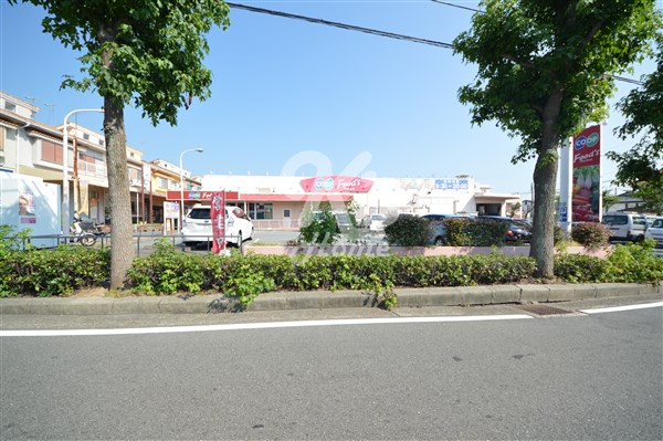 スーパー　生活協同組合コープこうべ コープ桃山台（スーパー）まで829m