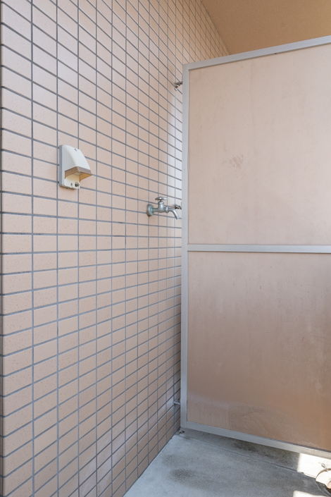 洗面設備　洗濯機置き場はベランダです。