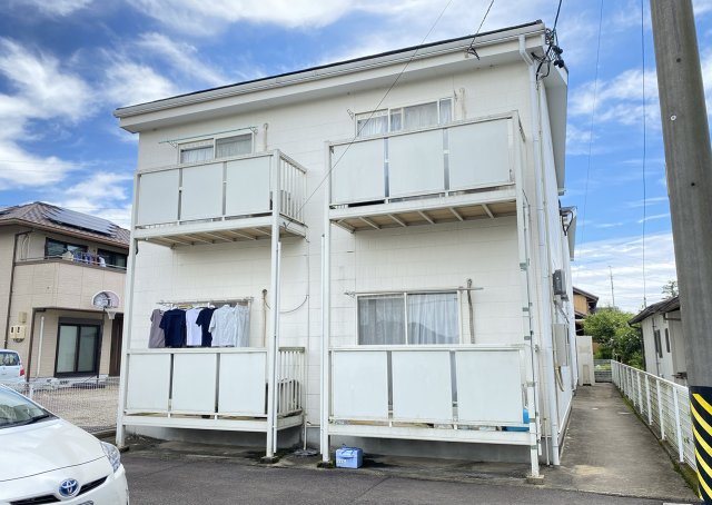 SurplusカメヤマBの建物外観