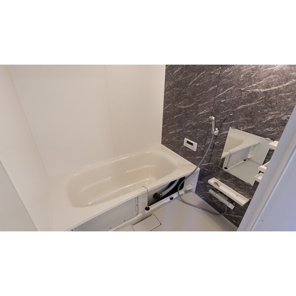 バス・シャワールーム　同棟別号室内観・一日の疲れを癒してください