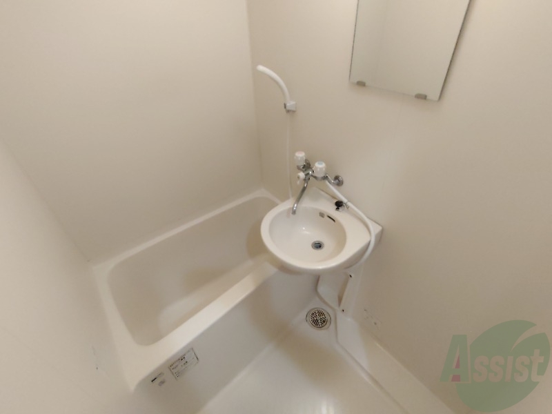 バス・シャワールーム　浴室は綺麗でゆったりとお過ごしいただけます。