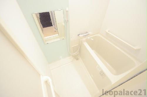 バス・シャワールーム　同タイプの写真です。