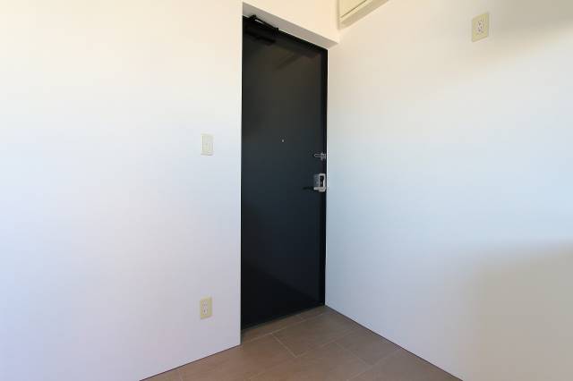 玄関　シンプルな造りでお好みにレイアウトできます