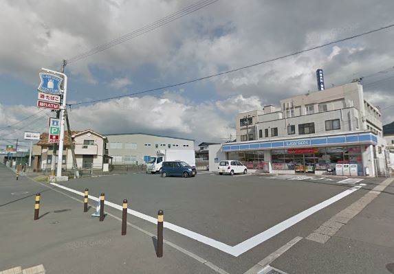 コンビニ　ローソン 八幡町上津役東店（コンビニ）まで481m