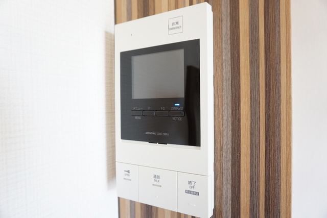 セキュリティ　★モニター付きインターホンで室内にいながら来客対応が出来ます