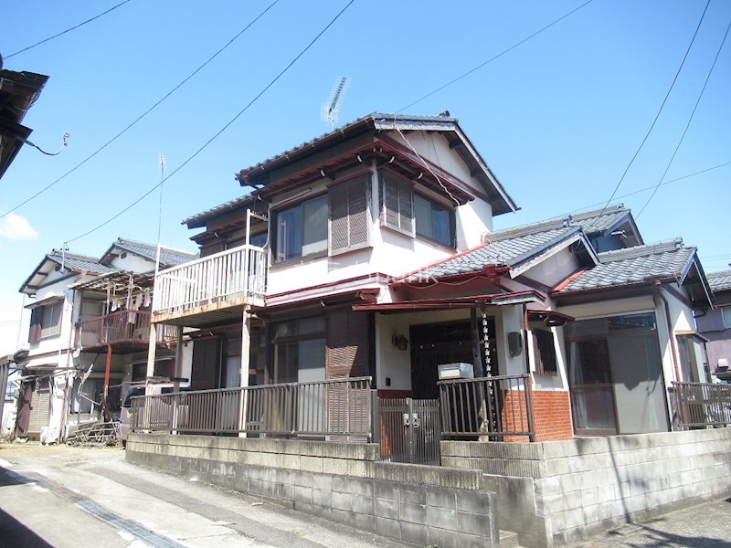 建物外観　南向きで日当りの良い物件です♪
